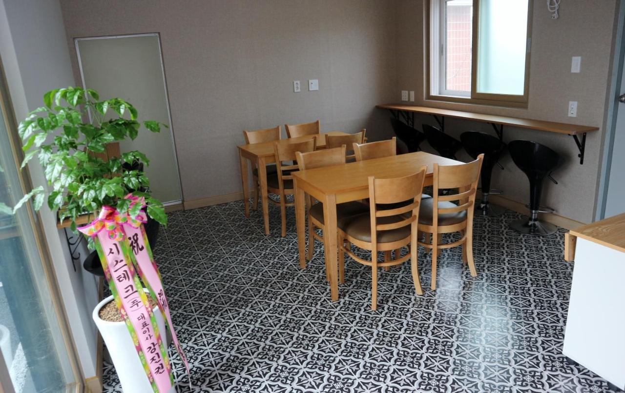Blue Island Guesthouse Согвипхо Экстерьер фото